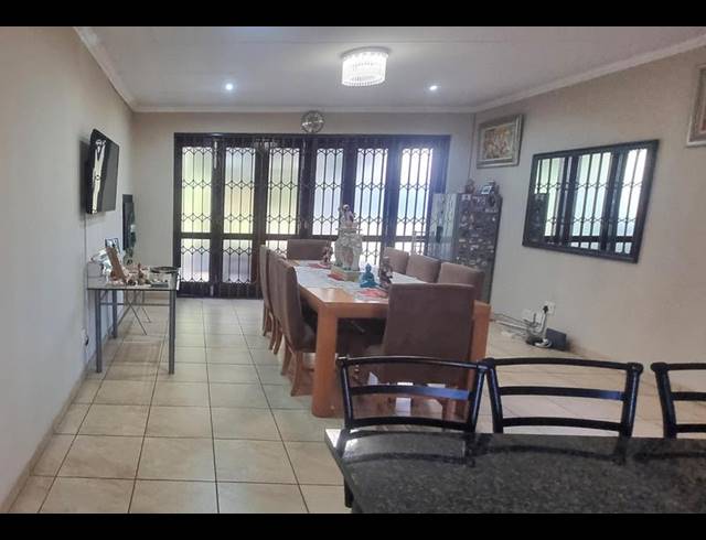 4 BEDROOM HOUSE FOR SALE IN AMBERFIELD